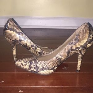 SoxTab High Heel Snake Skin Ladies shoe